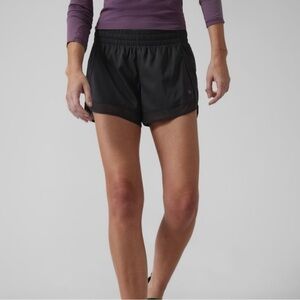 Athleta Mesh Racer Run Short 4”, black, size small